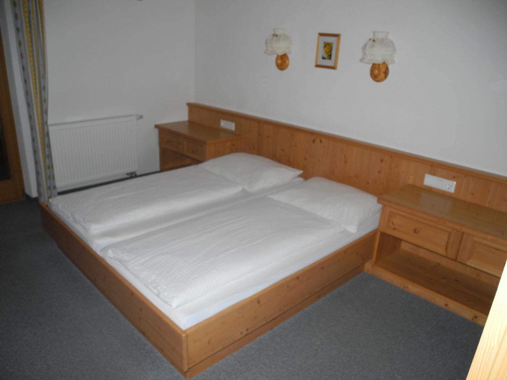 Honsnhof Apartment Tux Bagian luar foto